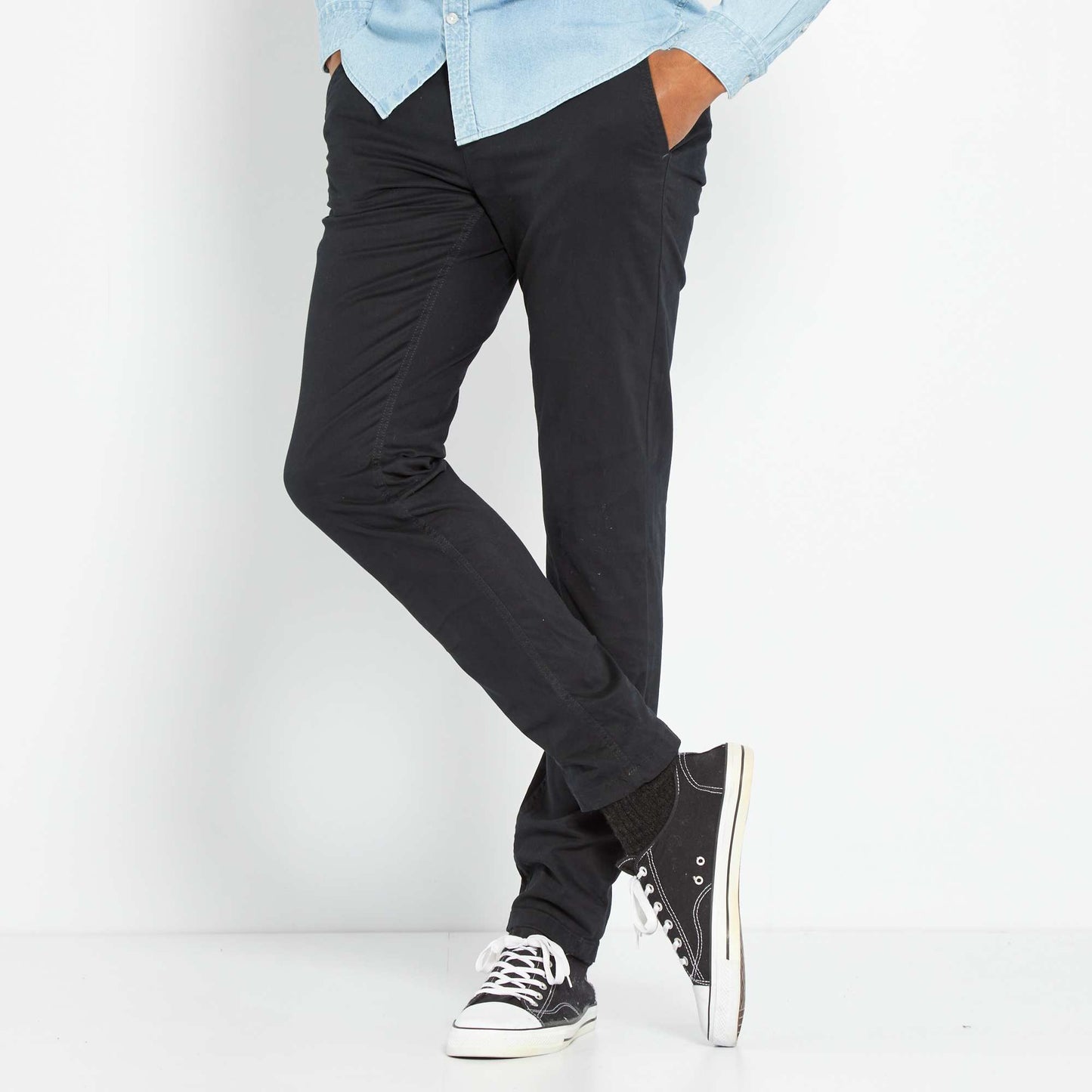 Pantalon chino slim negro