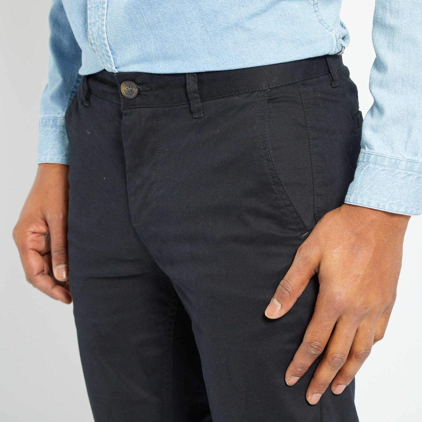 Pantalon chino slim negro