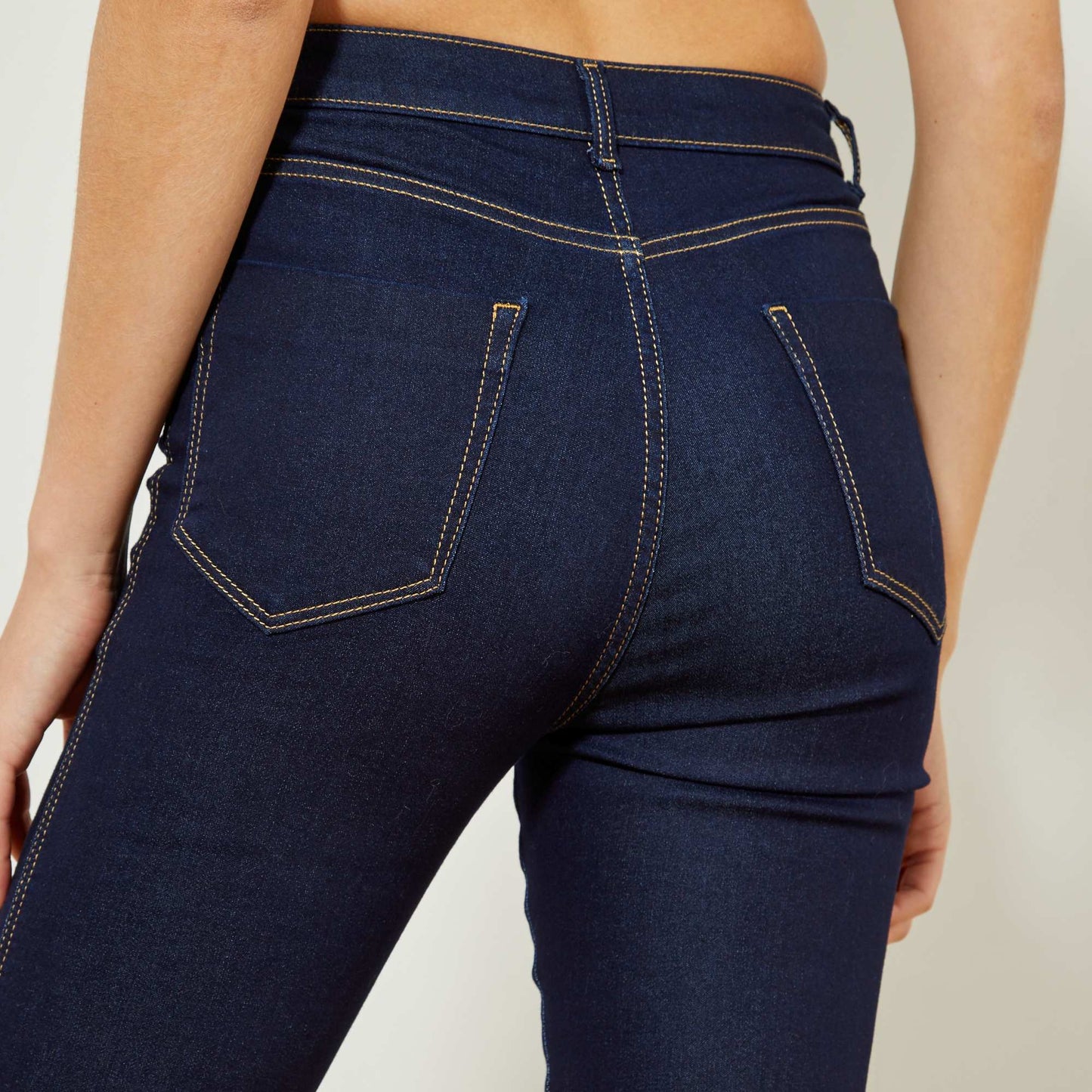 Jean skinny con efecto moldeador AZUL