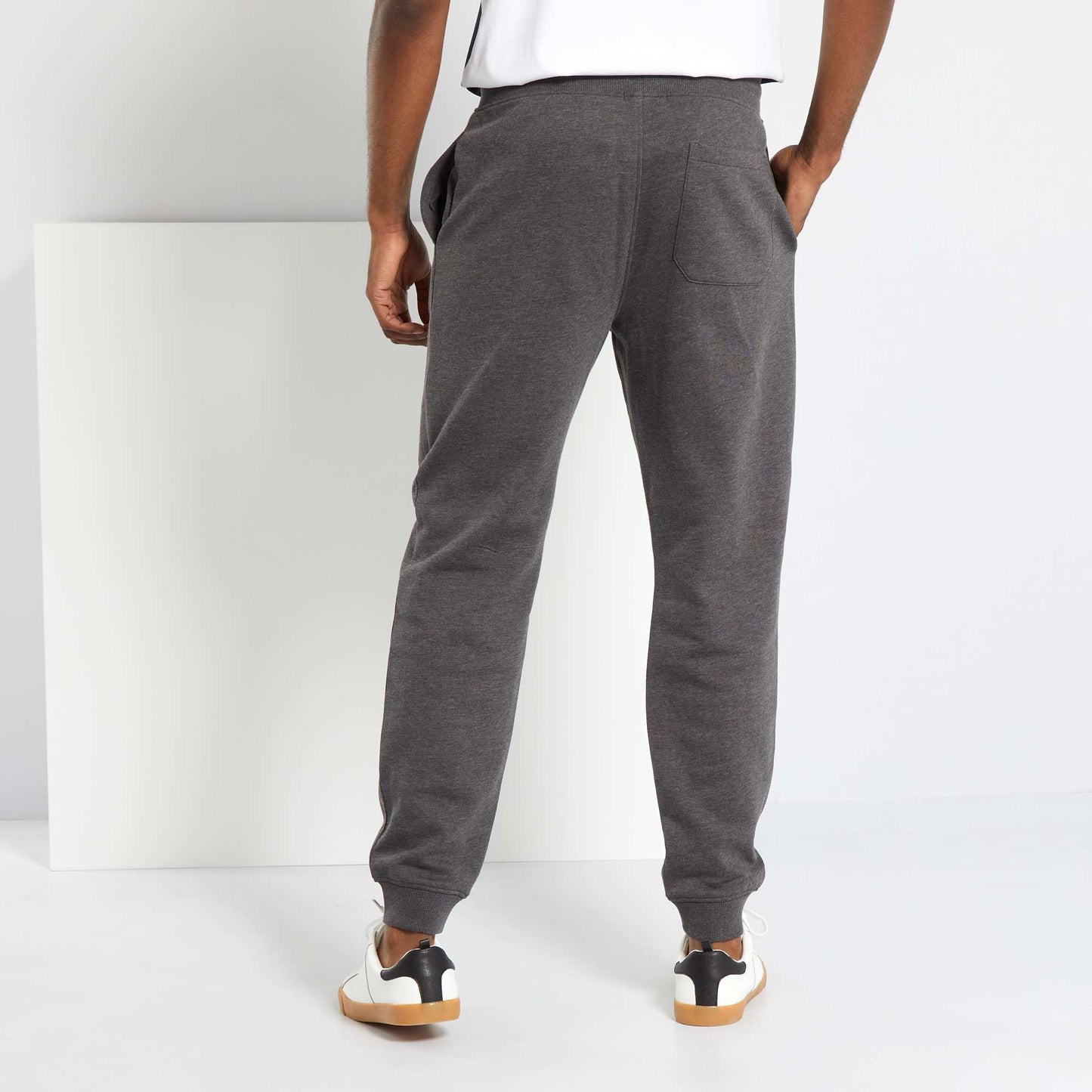 Pantalón deportivo GRIS