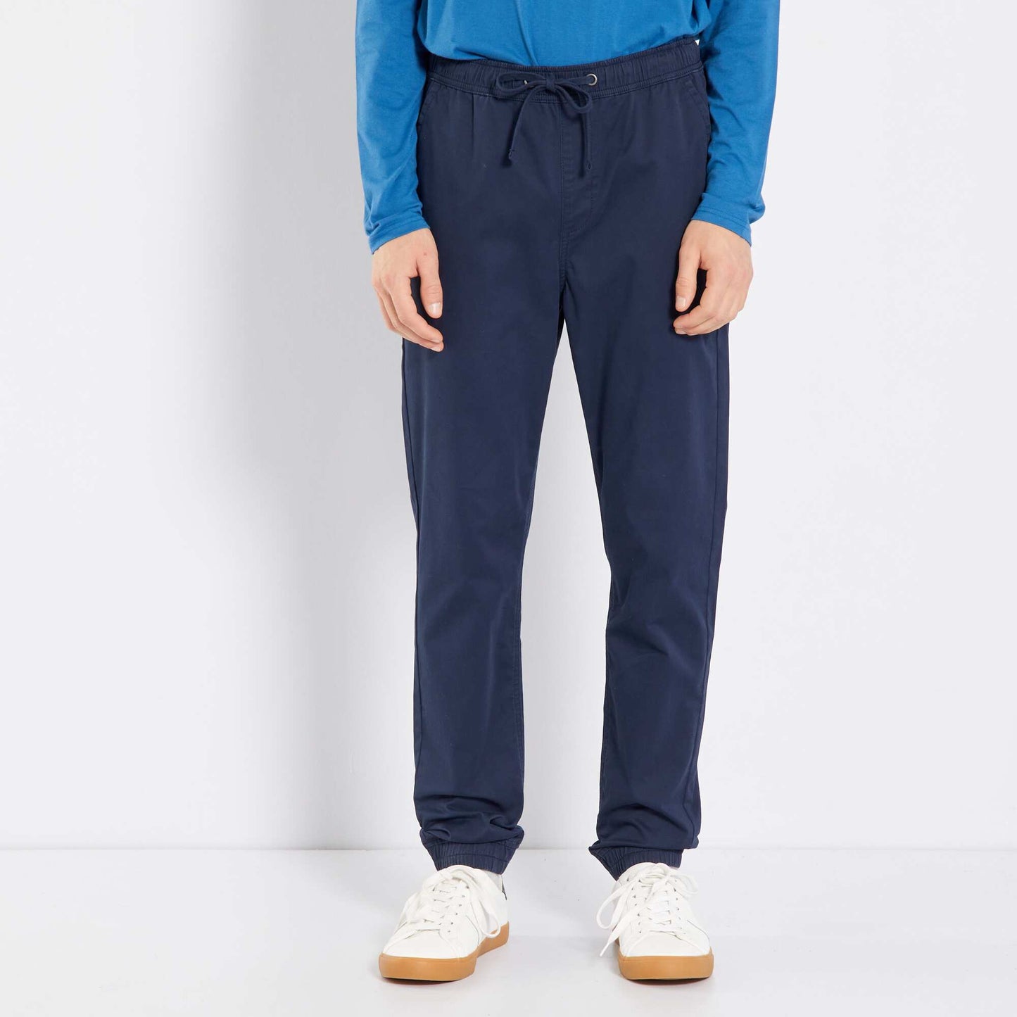 Pantalón tipo 'jogger' azul