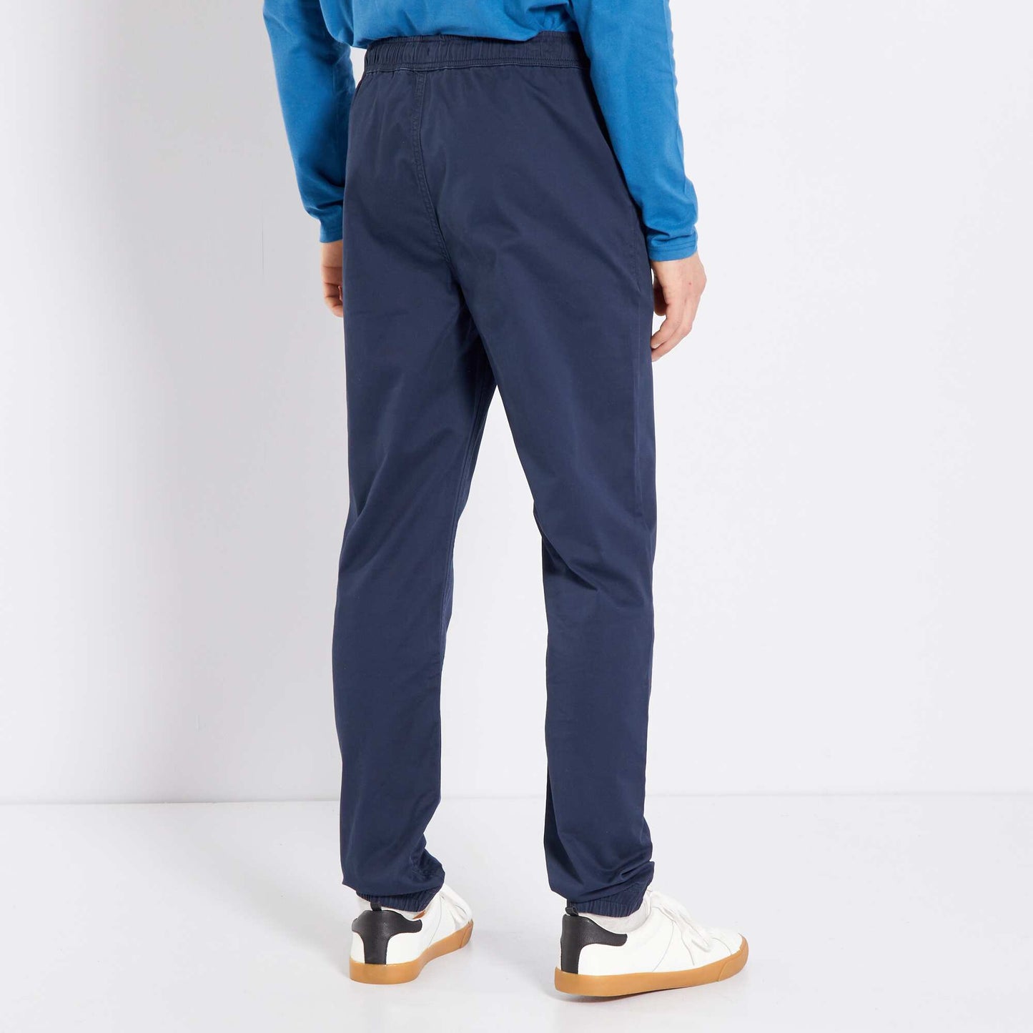 Pantalón tipo 'jogger' azul