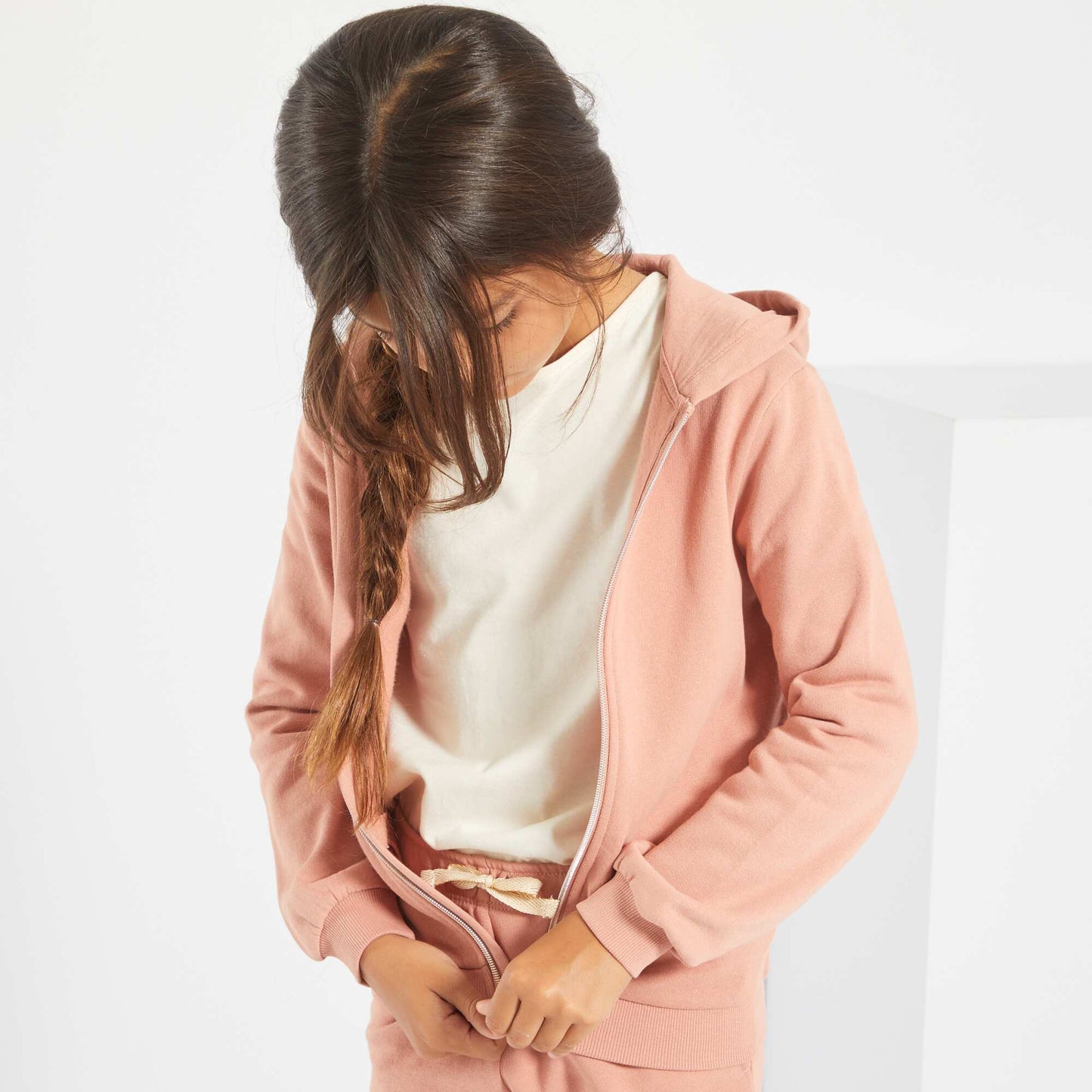 Chaqueta con capucha rosa