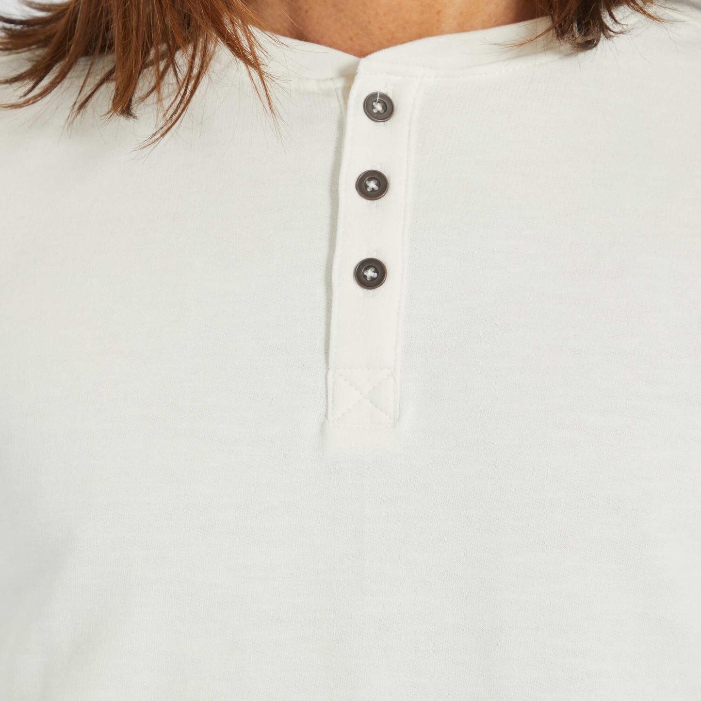 Camiseta de manga larga con cuello panadero blanco nieve