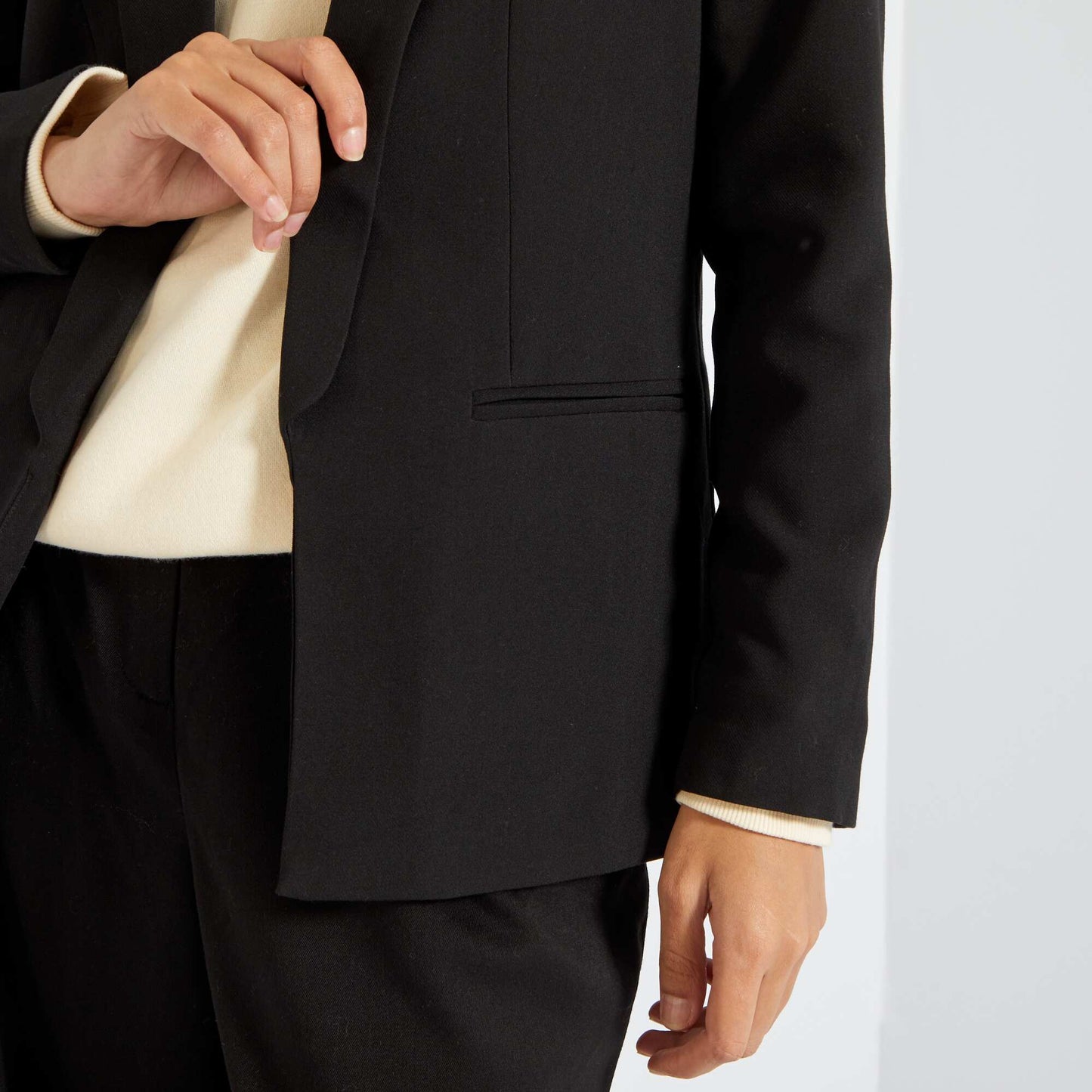 Chaqueta blazer semilarga negro