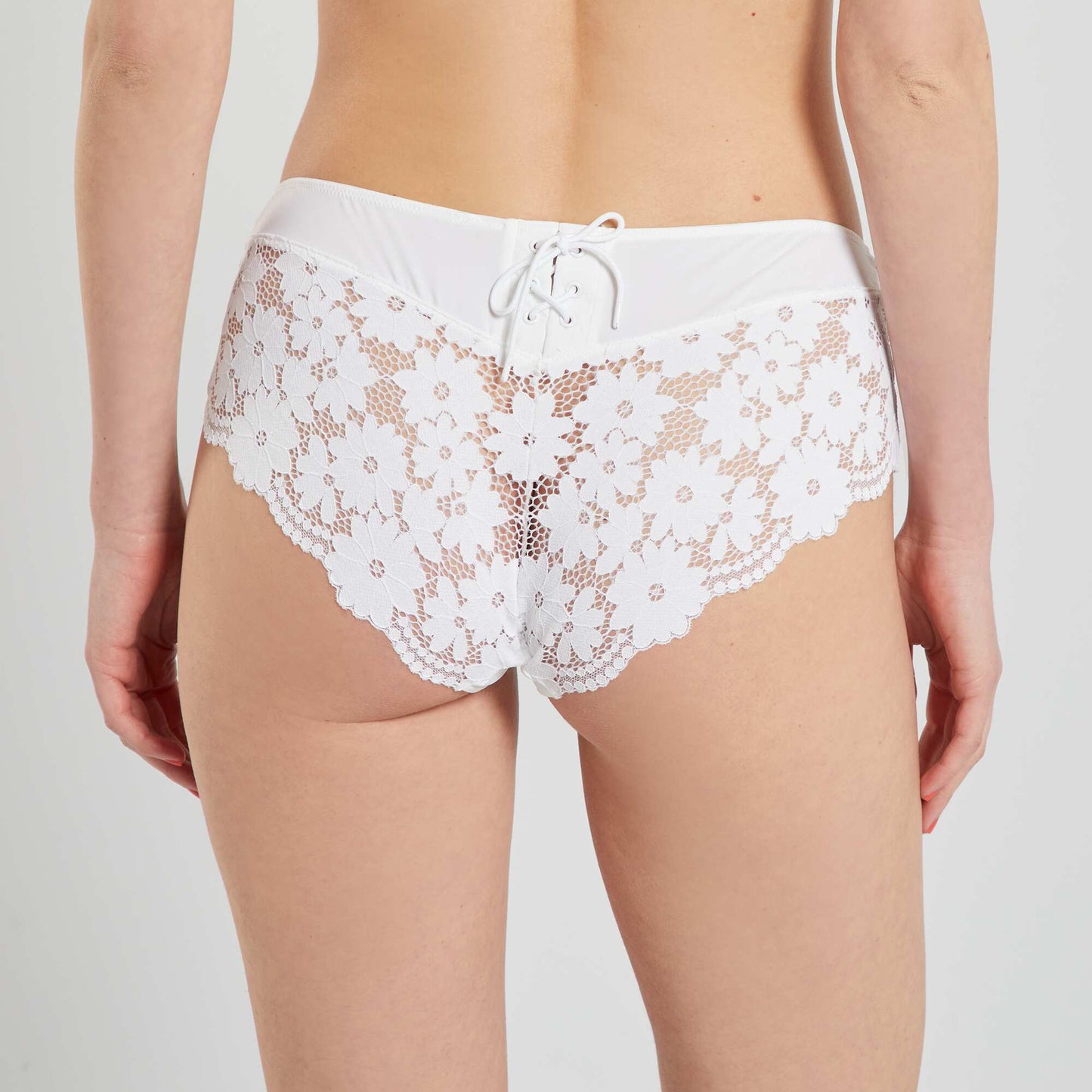 Culotte de encaje blanco