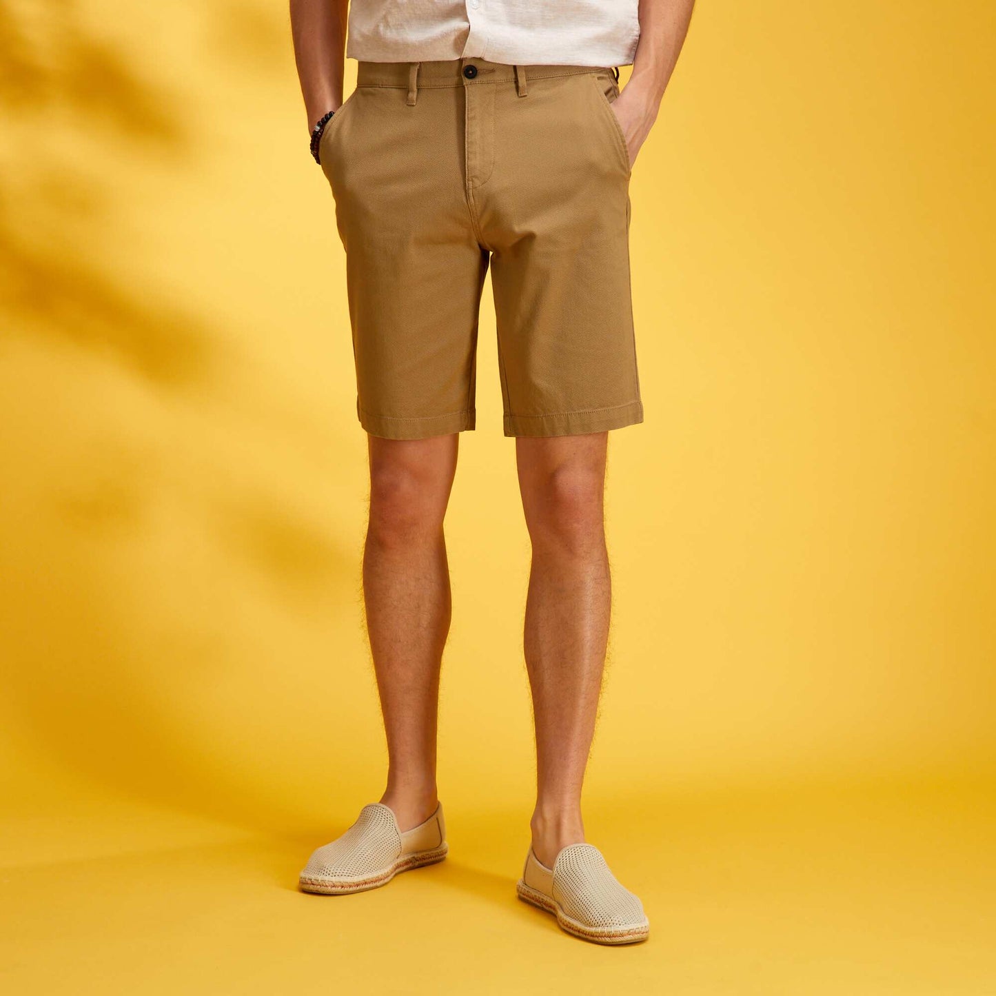 Bermudas lisas tipo chino BEIGE