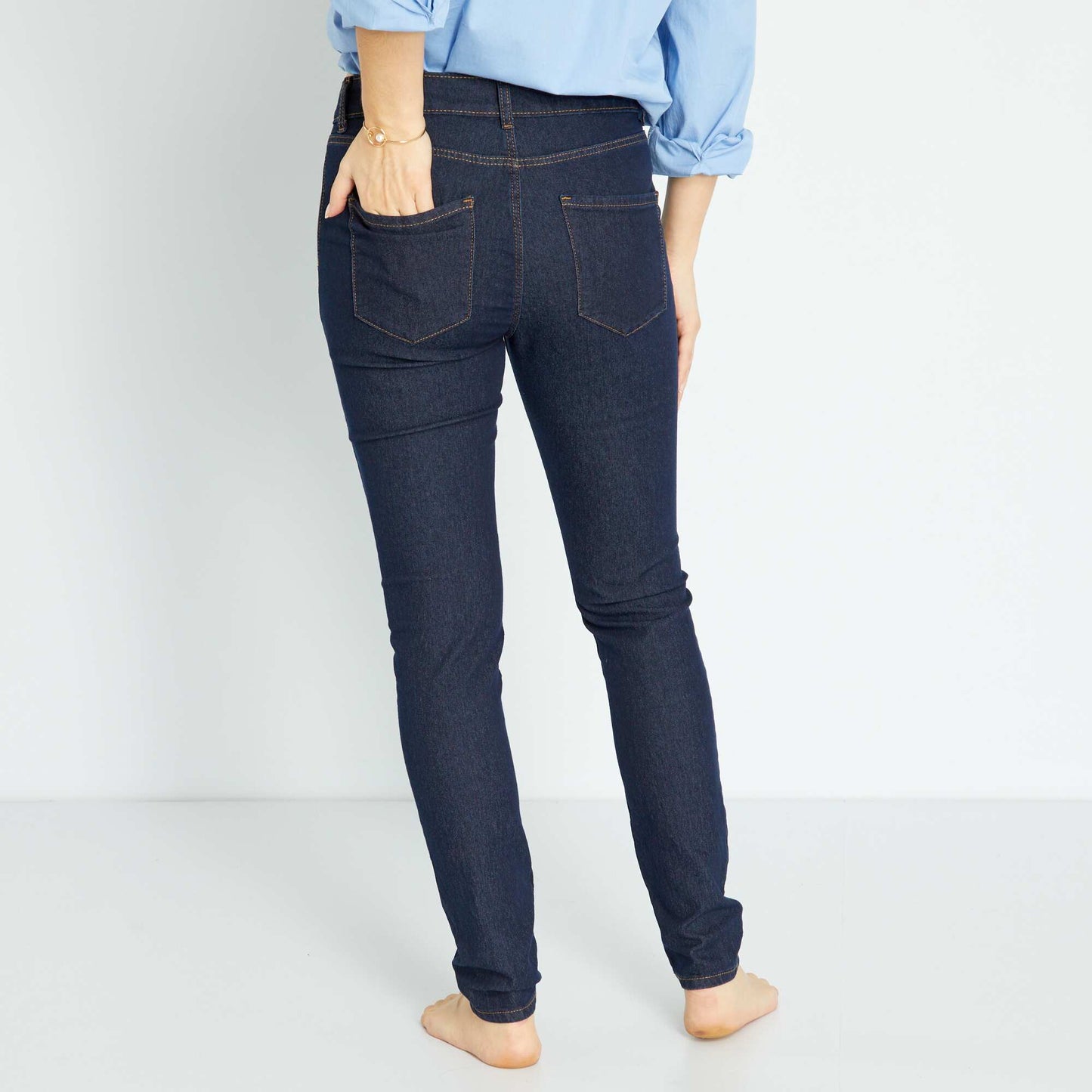 Corte muy entallado/jeans skinny fit AZUL