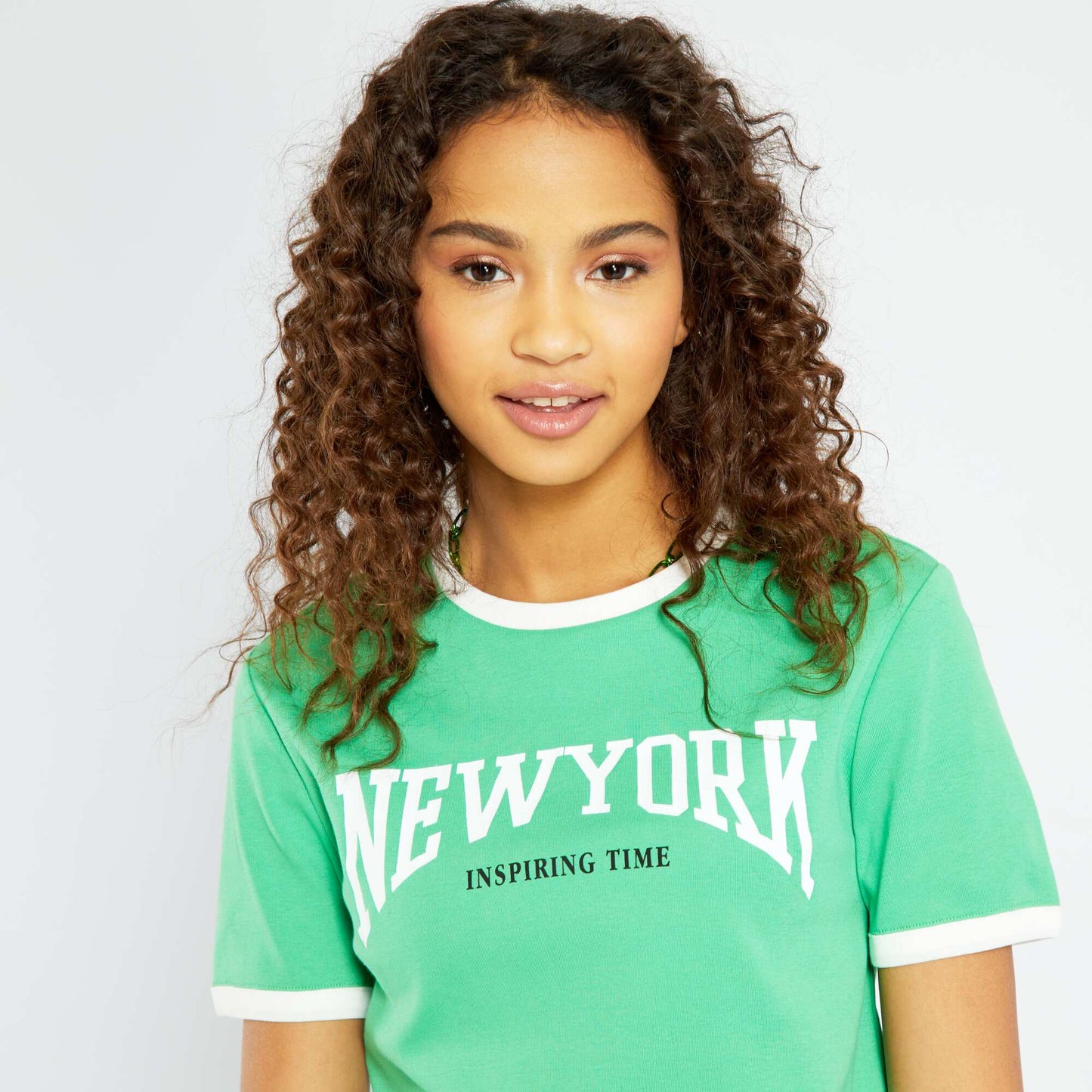 Camiseta cropped de punto con estampado 'New York' VERDE